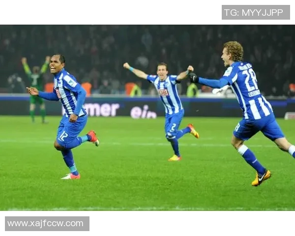 柏林赫塔创纪录11场不败,稳坐榜首,震撼德甲联赛! 柏林赫塔创纪录11场不败,稳坐榜首,震撼德甲联赛!